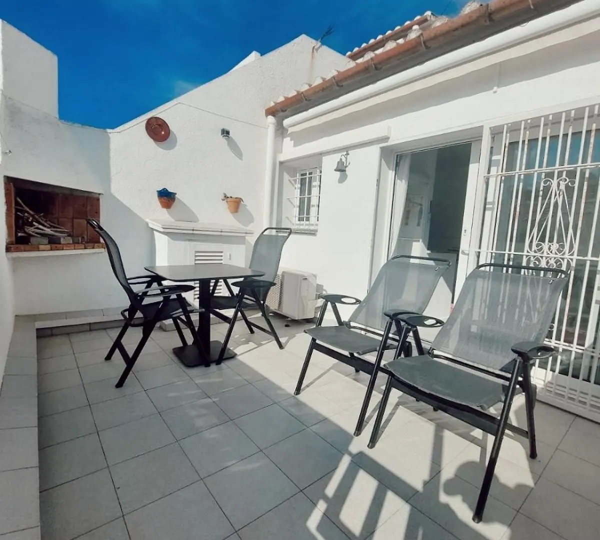 Bel Appartement Avec Terrasse Proche De La Mer L'Escala 0*,  Spain