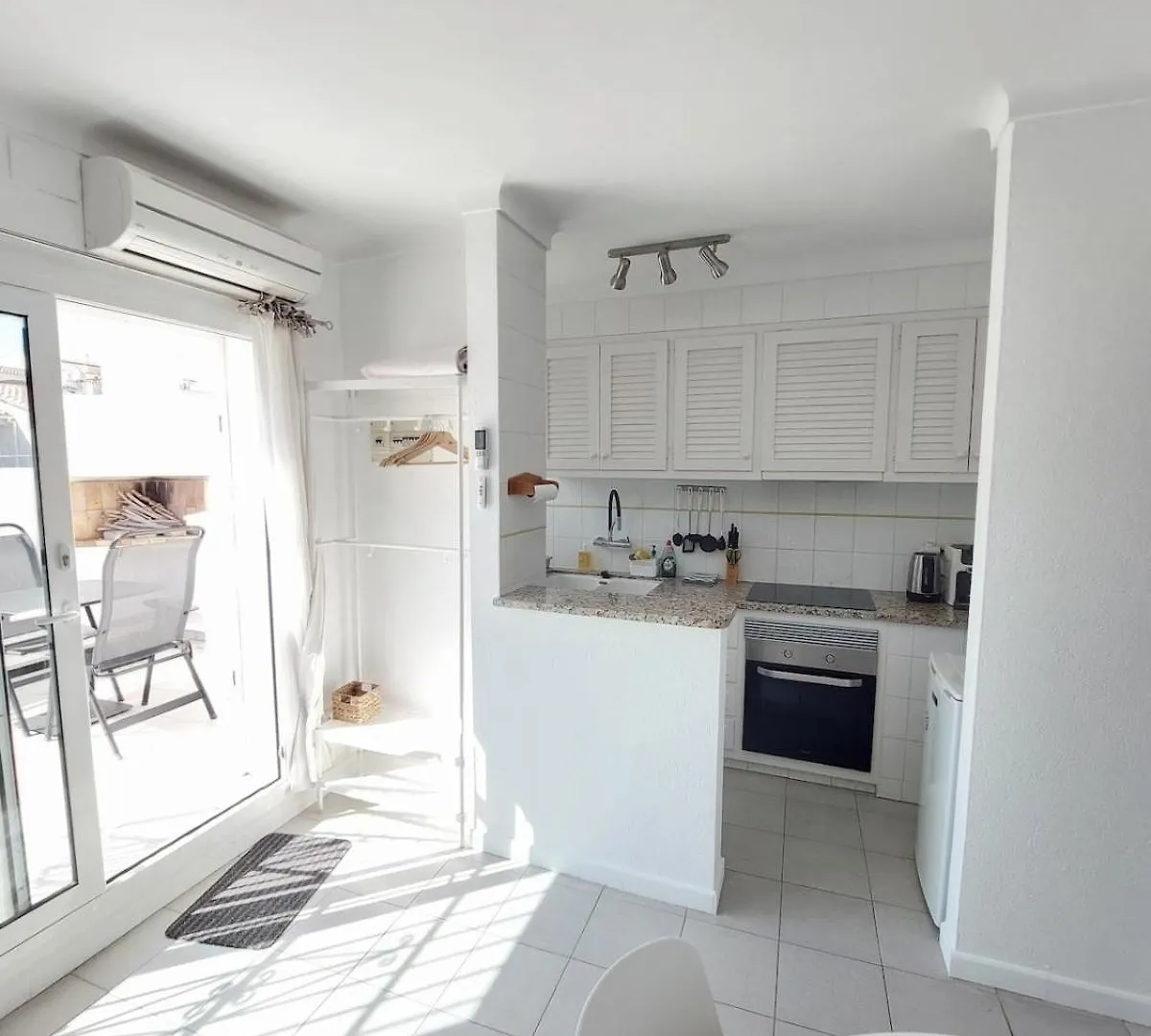 Bel Appartement Avec Terrasse Proche De La Mer L'Escala Apartment